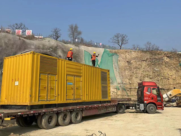 河东发电机租赁如何根据测试结果判断机油泵的工作状态是否正常？